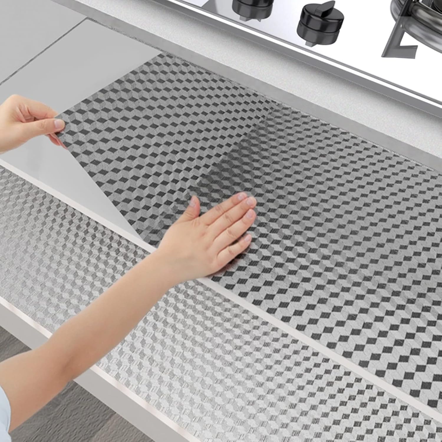 Abyssaly Oil Proof Sticker Self Adhesive Wallpaper Viny Wrap Aluminum Silver Foil 30Cm X 200Cm Waterproof Sticky Back Plastic Roll for Kitchen Drawer Liners Shelf Liner Cupboard Backsplash